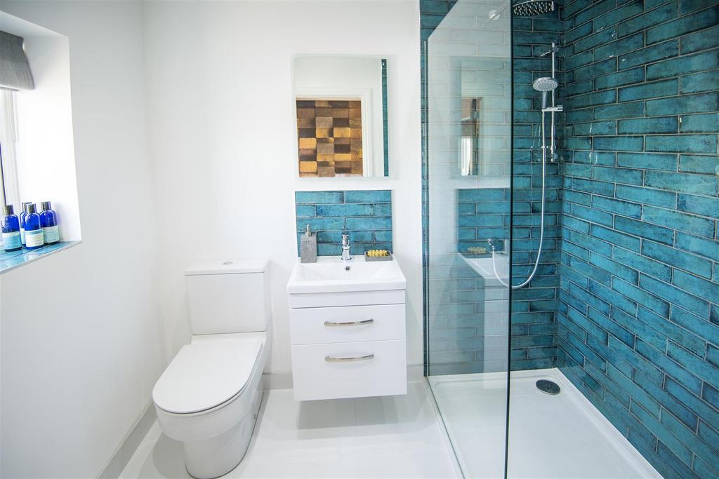 10 - Ensuite 2.jpg