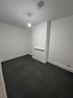 2 bedroom flat to rent, London, EN3