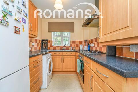 undefined, Elgar Close, Swindon, SN25