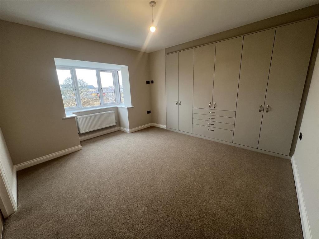 6 - Bed 1.jpg