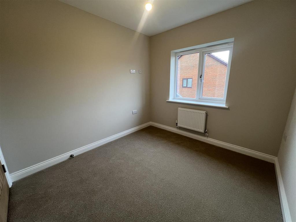 10 - Bed 3.jpg