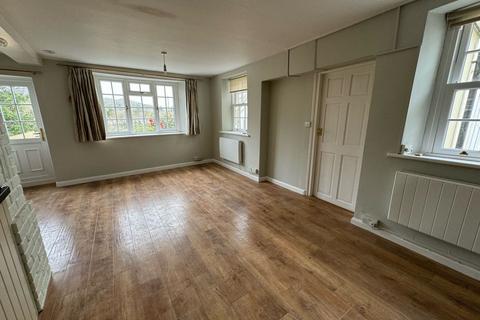 2 bedroom cottage to rent, Fore Street, Kingsbridge, TQ7