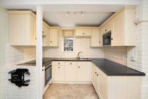 2 bedroom cottage to rent, Fore Street, Kingsbridge, TQ7