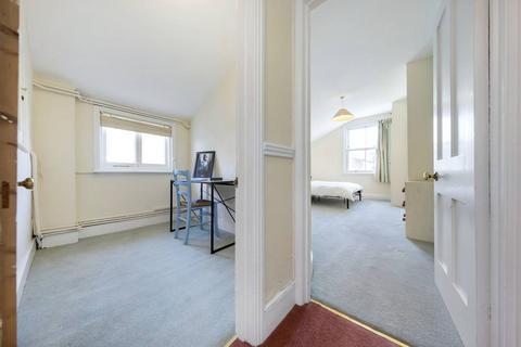 2 bedroom flat to rent, Tantallon Road, Balham, London, SW12