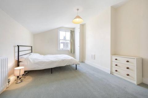 2 bedroom flat to rent, Tantallon Road, Balham, London, SW12