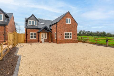 undefined, off The Green, Snitterfield, Stratford Upon Avon, CV37