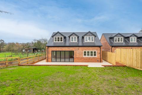 undefined, off The Green, Snitterfield, Stratford Upon Avon, CV37