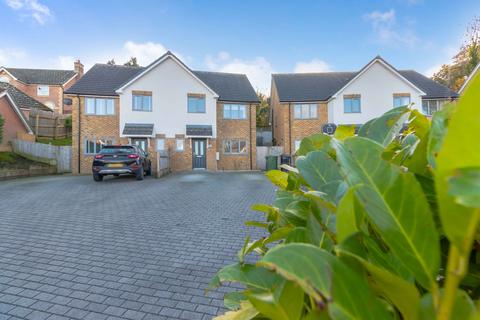 3 bedroom semi-detached house for sale, New Barn Lane, Uckfield TN22