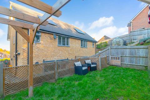 3 bedroom semi-detached house for sale, New Barn Lane, Uckfield TN22