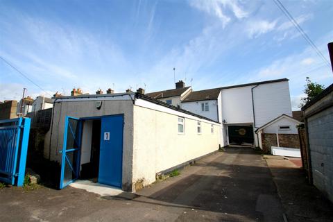 Property to rent - Whitmore Street, Maidstone ME16