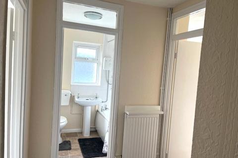 2 bedroom apartment for sale, Pretoria Road, Tonyrefail CF39