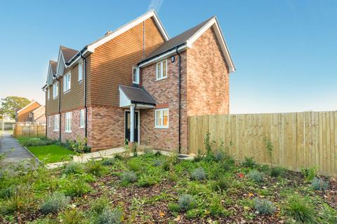 3 bedroom semi-detached house for sale, Kingfisher Walk, East Sussex BN27