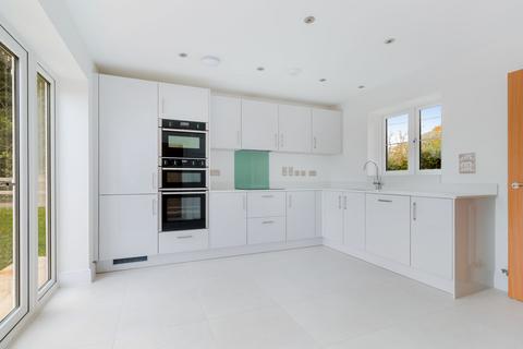 3 bedroom semi-detached house for sale, Kingfisher Walk, East Sussex BN27