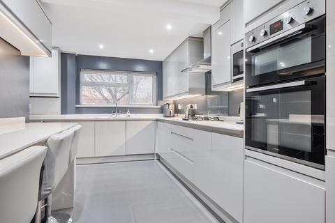 2 bedroom terraced house for sale, Queens Road, Carterton, Oxfordshire, OX18