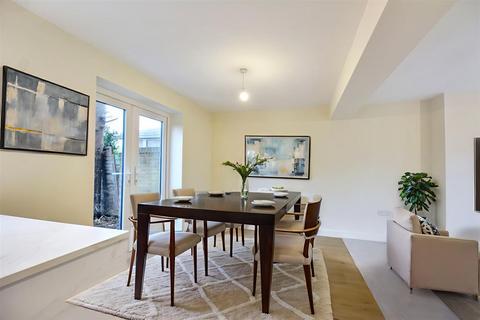 4 bedroom semi-detached house for sale, Borlace Crescent, Stapleford, Nottingham