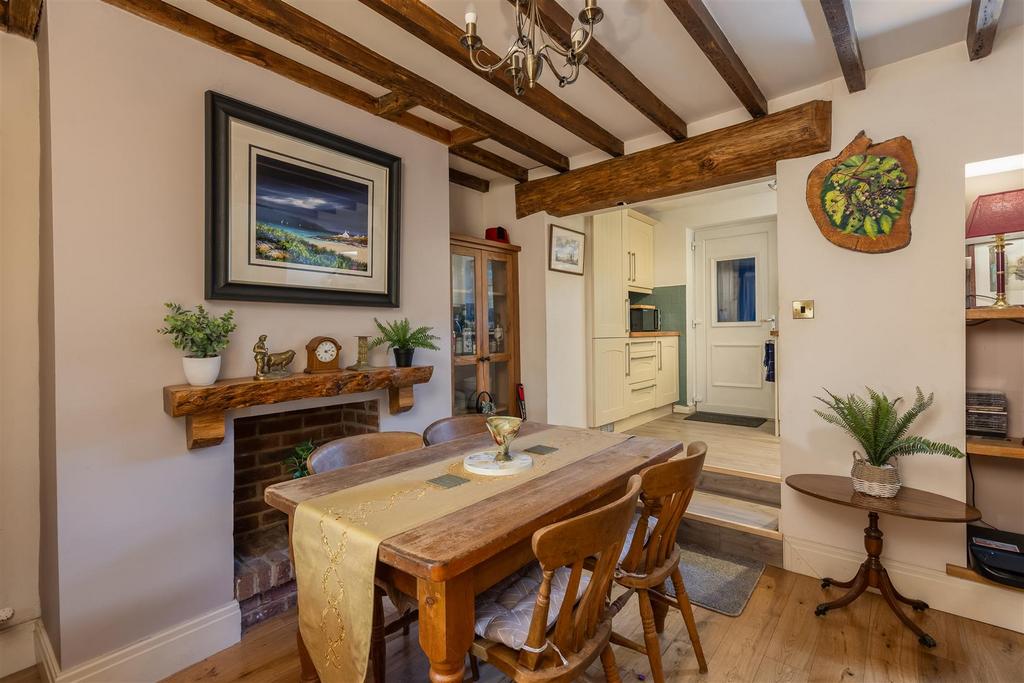 Eastgate 51 Dining Room-1.jpg