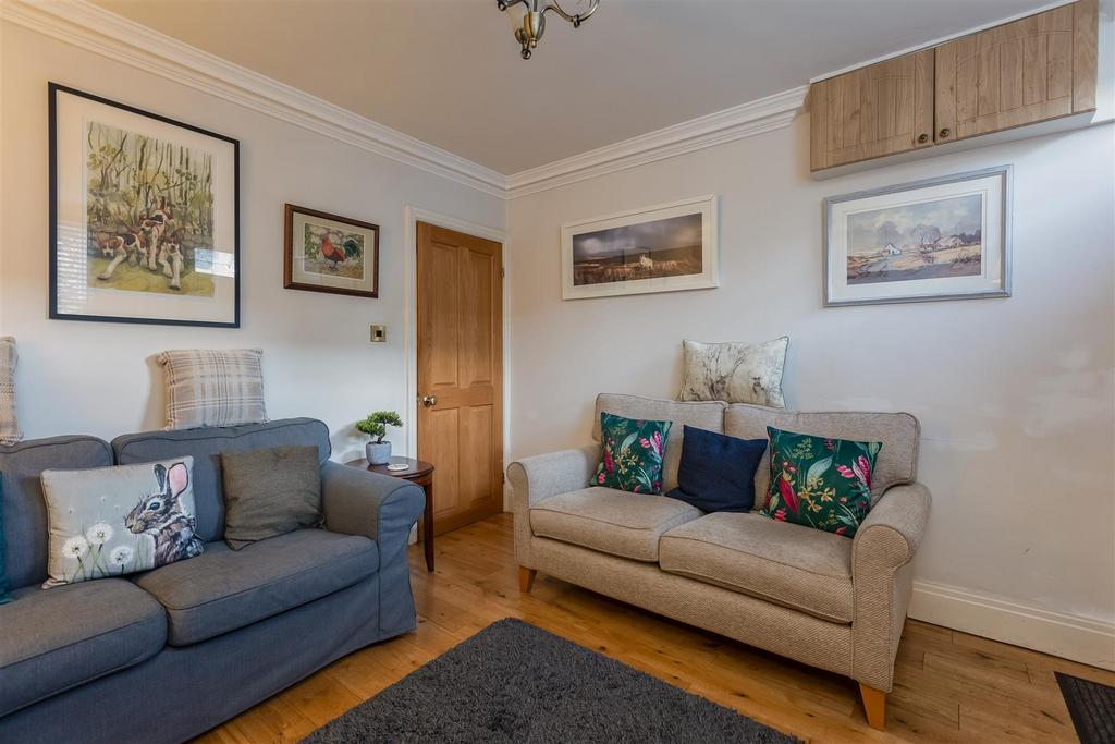 Eastgate 51 Sitting Room-3.jpg