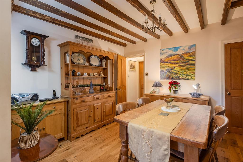 Eastgate 51 Dining Room-4.jpg