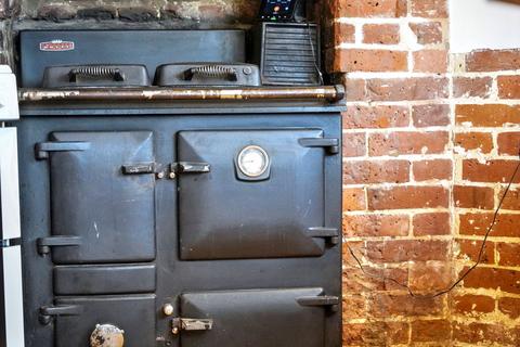 1 bedroom cottage for sale, Wierton Road, Boughton Monchelsea, ME17