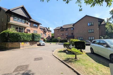2 bedroom flat to rent, Gordon Avenue, Stanmore, HA7