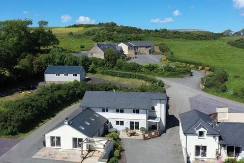 undefined, Red Squirrel Cottage, Dulas, Ynys Môn