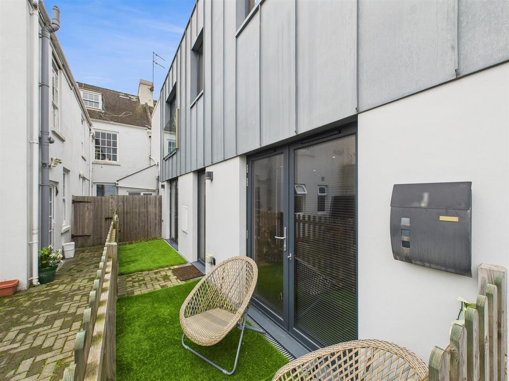 CAM05469 G0-PR0027-STILL010.jpg