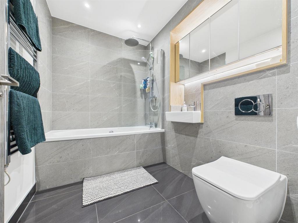 CAM05469 G0-PR0027-STILL005.jpg