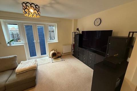 3 bedroom terraced house to rent, Rainbow Square, Shoreham by Sea