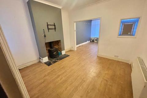 2 bedroom terraced house to rent, Preston Road , Birmingham B26