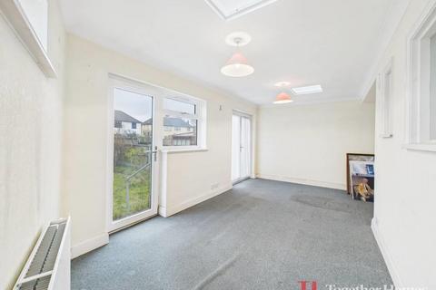 3 bedroom house for sale, Laburnum Walk, Hornchurch