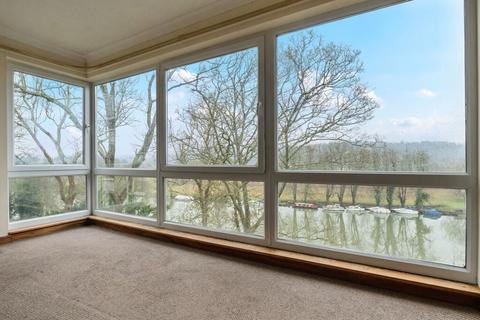 undefined, Shooters Hill, Pangbourne, Reading, Berkshire, RG8 7BJ