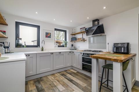 3 bedroom end of terrace house for sale, Llewellyns Row, Llanelly Hill, Abergavenny