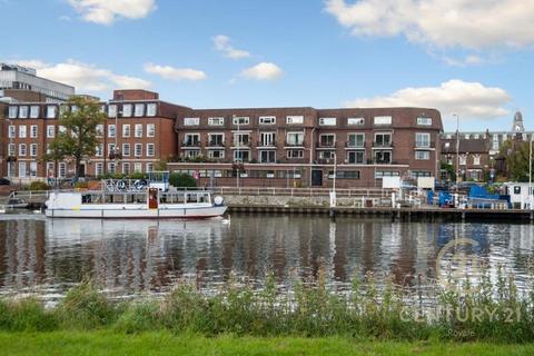undefined, High Street, KINGSTON UPON THAMES KT1