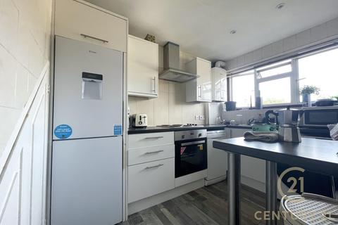 undefined, High Street, KINGSTON UPON THAMES KT1
