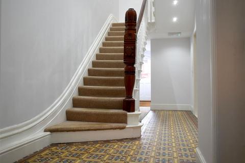 undefined, Flat 3, 12 Wenlock Terrace