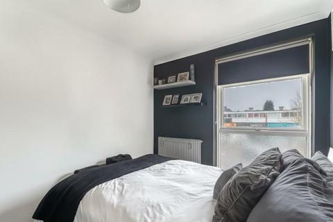 2 bedroom maisonette for sale, Horsell,  Woking,  Surrey,  GU21
