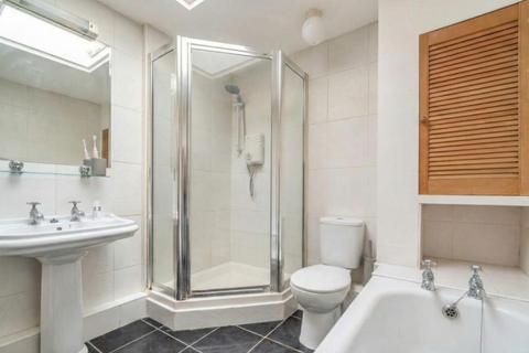 2 bedroom maisonette for sale, Horsell,  Woking,  Surrey,  GU21