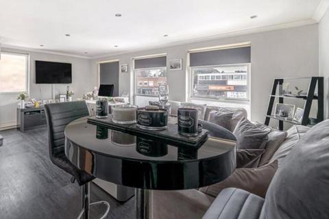 2 bedroom maisonette for sale, Horsell,  Woking,  Surrey,  GU21