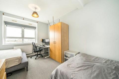 2 bedroom maisonette to rent, Woodcock House, Thomas Road, London E14