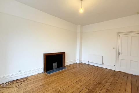 2 bedroom flat to rent, Cromwell Road, Hove