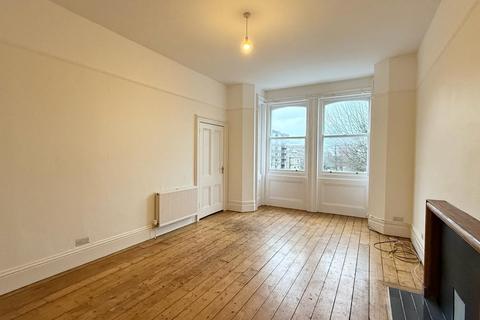 2 bedroom flat to rent, Cromwell Road, Hove