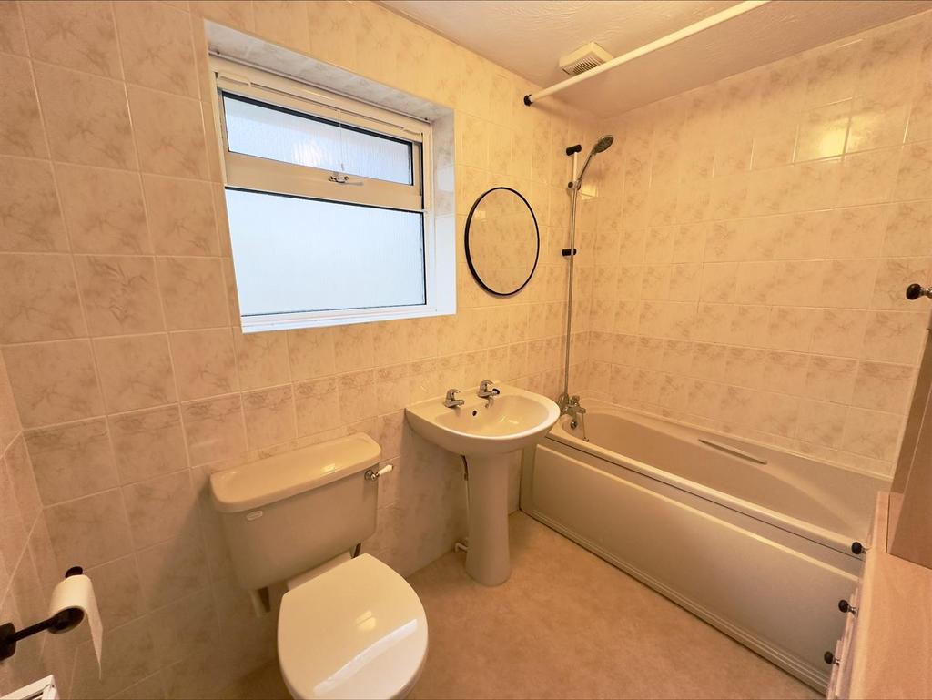Family Bathroom/WC