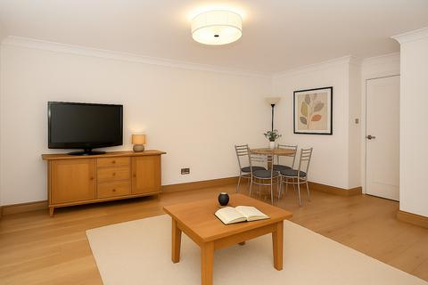 3 bedroom flat for sale, Redan Place, London, W2
