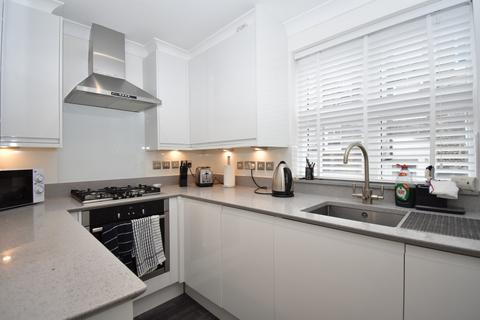 3 bedroom flat for sale, Redan Place, London, W2