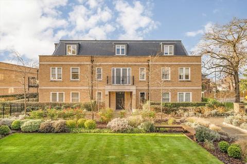 3 bedroom flat for sale, Atkinson Close, London SW20