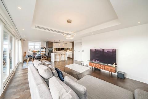 3 bedroom flat for sale, Atkinson Close, London SW20