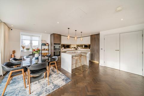 3 bedroom flat for sale, Atkinson Close, London SW20