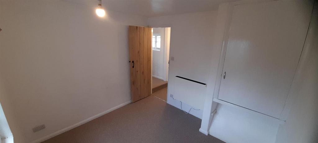 Bedroom 1 2.jpg