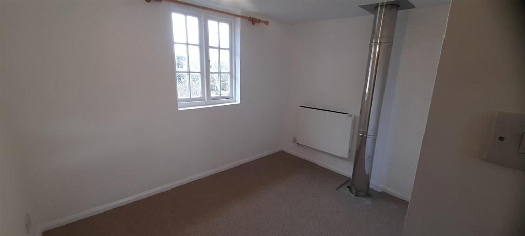 Bedroom 2 1.jpg