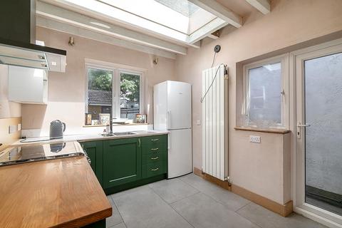 undefined, North Avenue, London